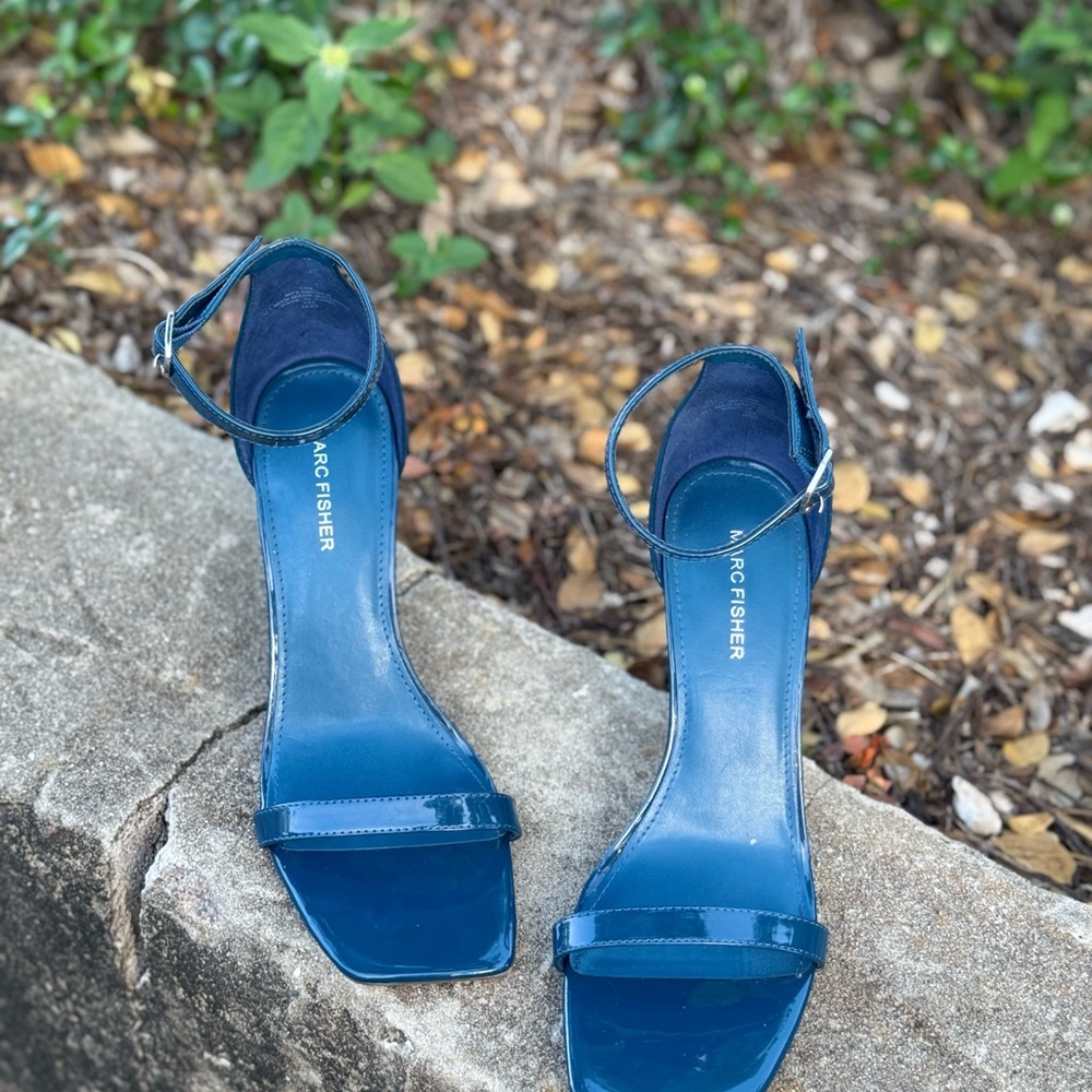 Marc Fisher Blue Heeled Shoes with Elegant Design